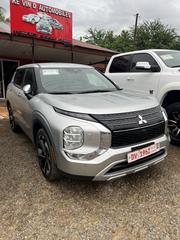Mitsubishi Outlander SE 2024 Silver for sale