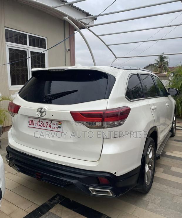 Toyota Highlander Limited Platinum 4dr SUV AWD (3.5L 6cyl 6A) 2015
