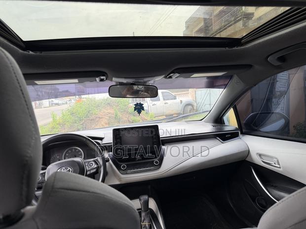 Toyota Corolla XLE 2020 Silver