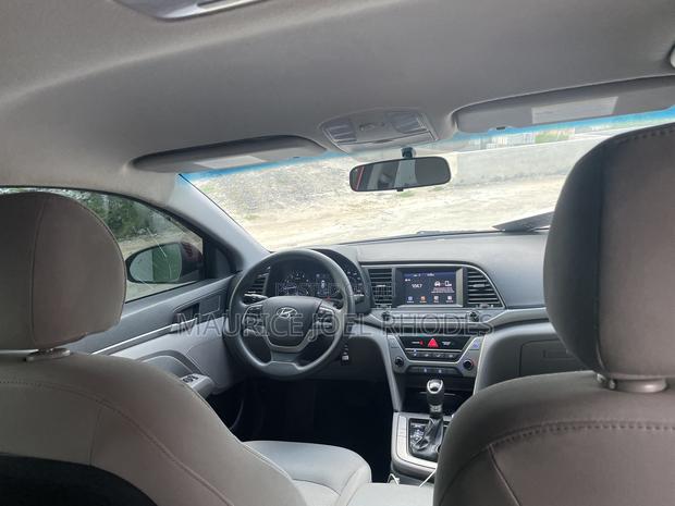 Hyundai Elantra 2017 Red