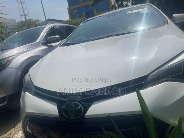 Toyota Corolla LE ECO 4dr Sedan (1.8L 4cyl CVT) 2017 White