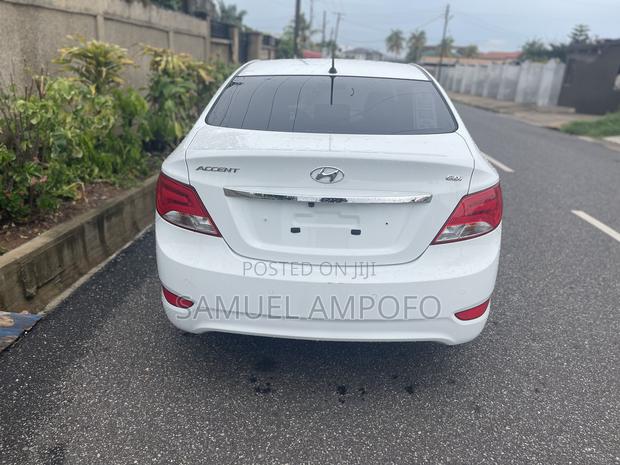 Hyundai Accent SE Sedan 2016 White