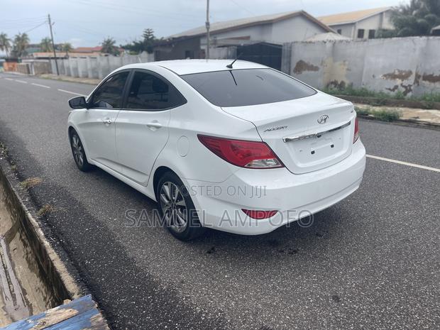 Hyundai Accent SE Sedan 2016 White