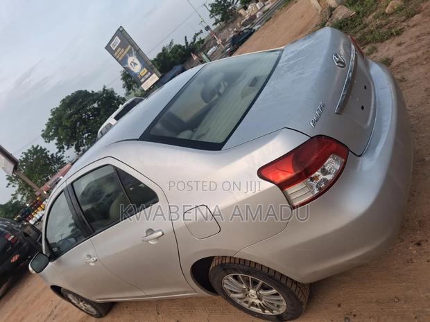 Toyota Belta 2010 Silver