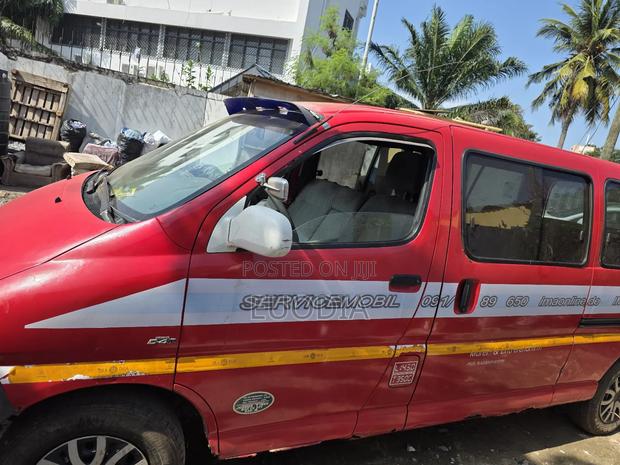 Toyota HiAce 2008 Red