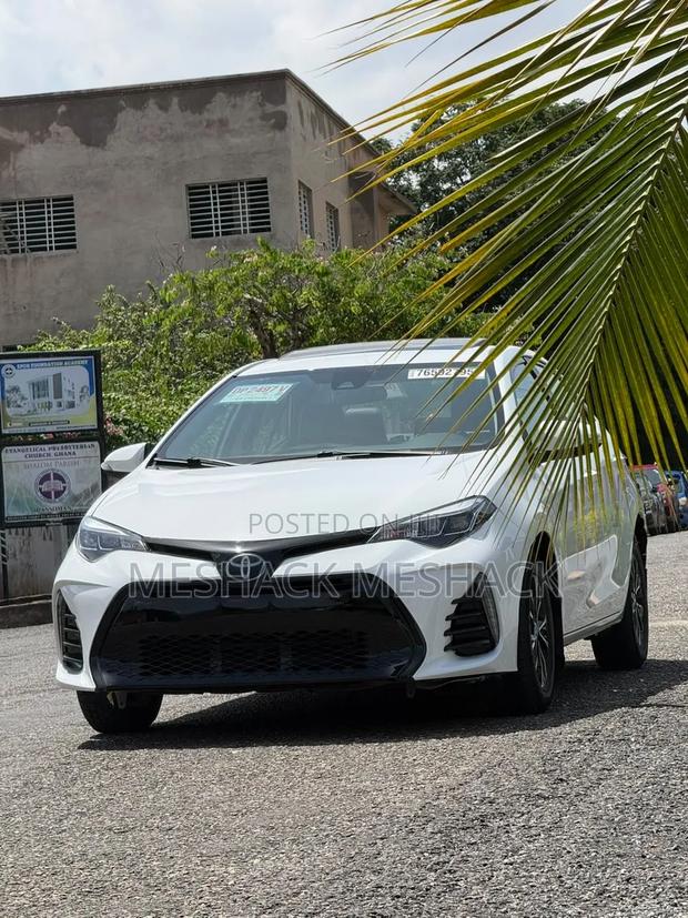 Toyota Corolla 2018 White