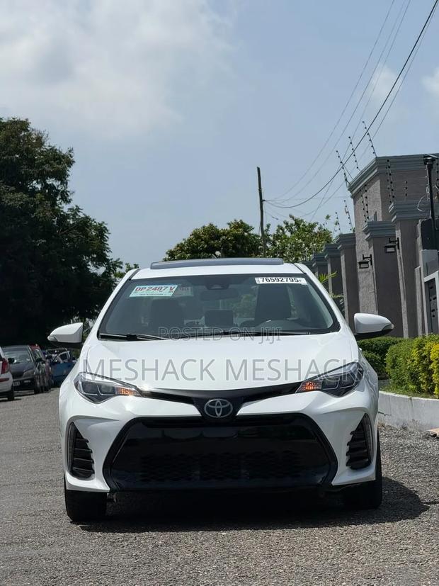 Toyota Corolla 2018 White