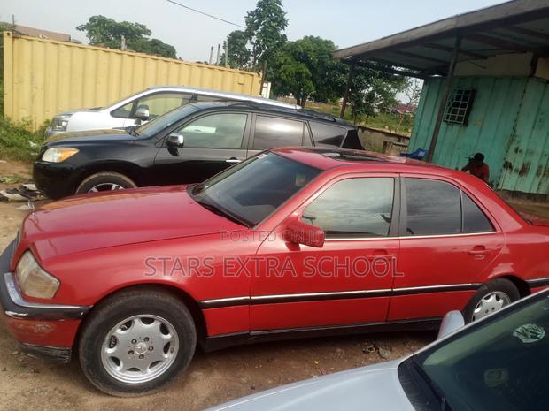 Mercedes-Benz C180 2000 Red