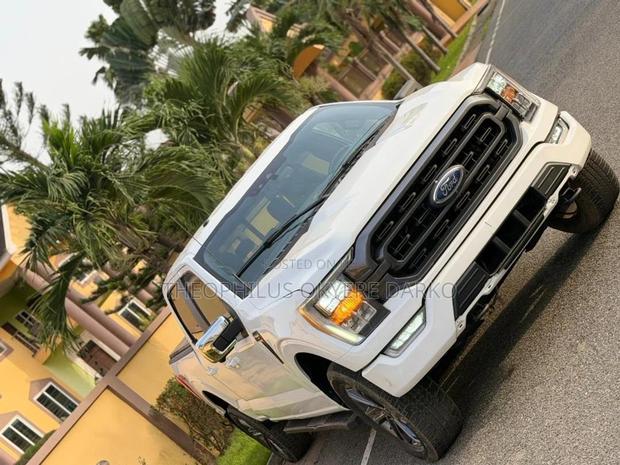 Ford F-150 XLT 2022 White