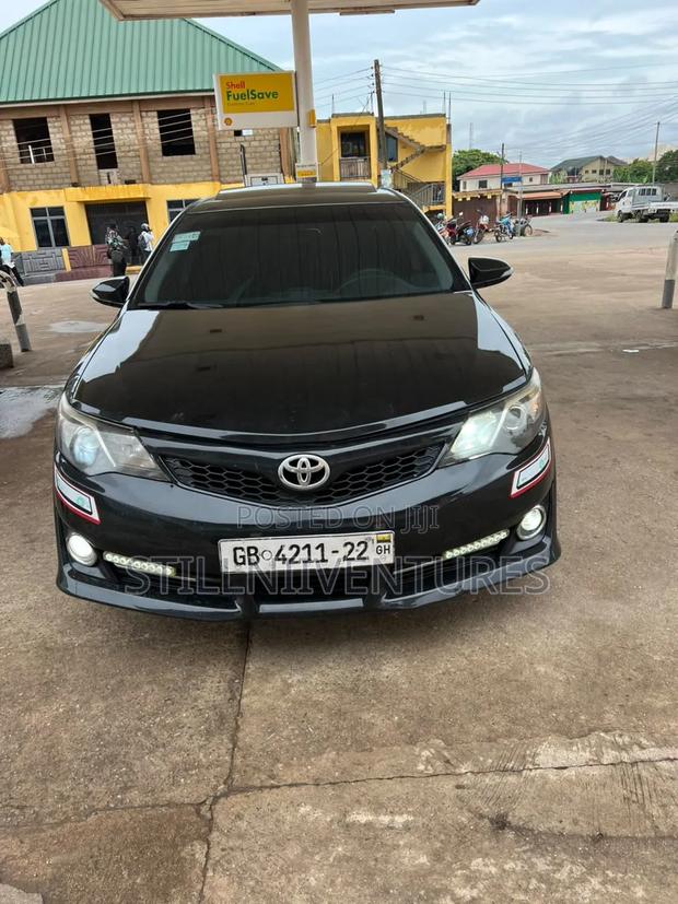 Toyota Camry XLE 4dr Sedan (2.5L 4cyl 6A) 2014 Black