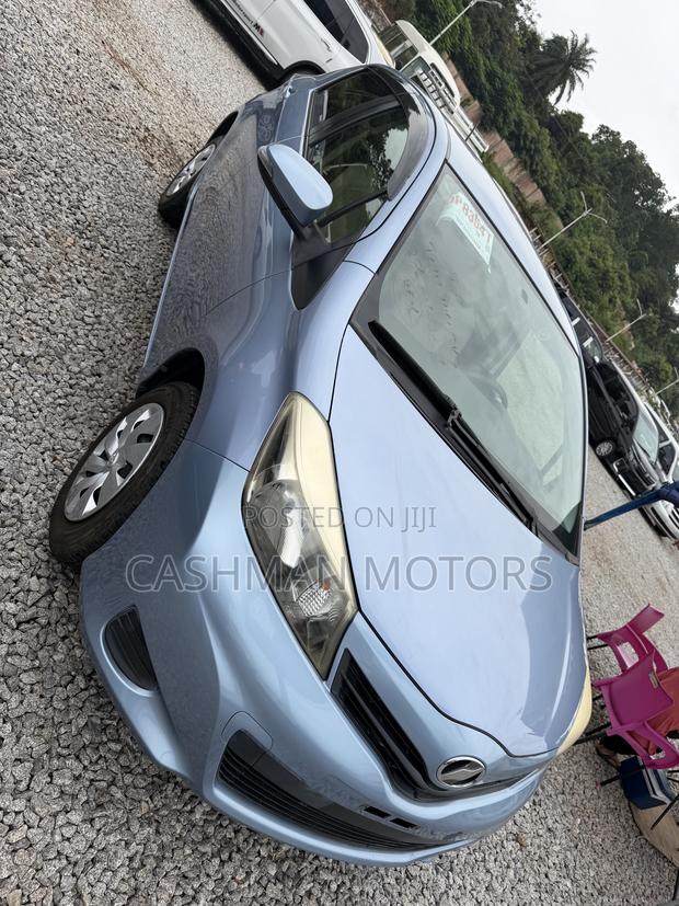 Toyota Vitz 1.3 AWD 5dr 2012 Blue