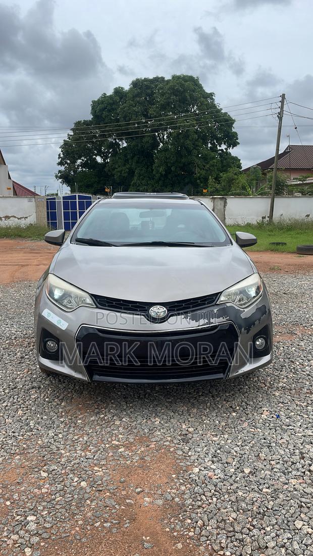 Toyota Corolla 2014 Brown