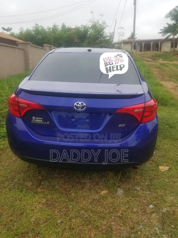 Toyota Corolla SE (1.8L 4cyl 2A) 2019 Blue