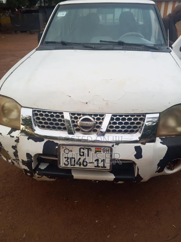 Nissan Hardbody 2011 White