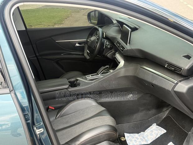 Peugeot 5008 1.2 PureTech 130 2017 Green