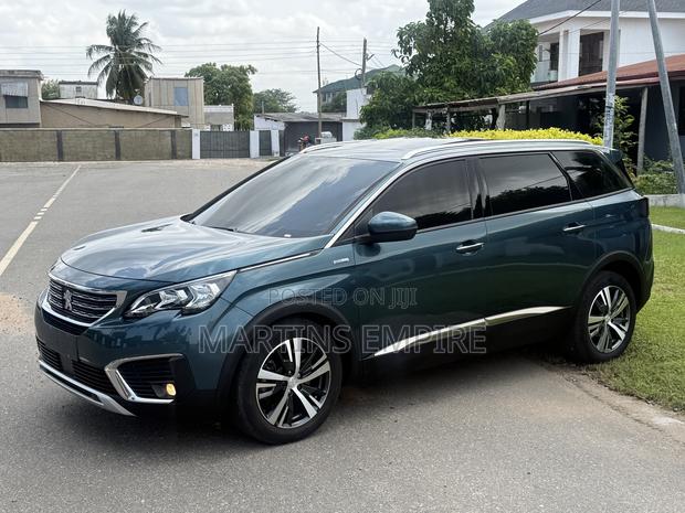 Peugeot 5008 1.2 PureTech 130 2017 Green