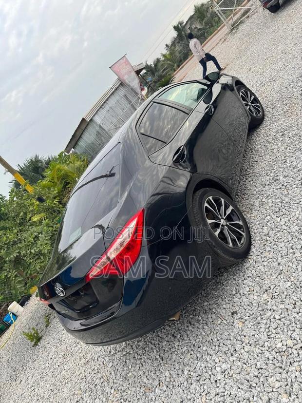 Toyota Corolla 2018 Black