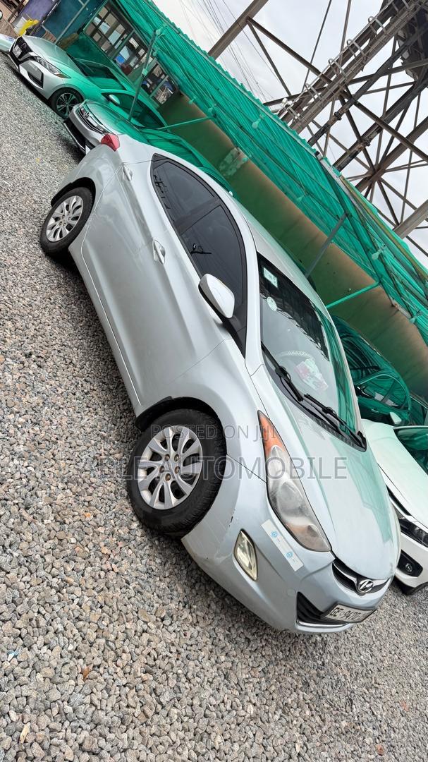 Hyundai Elantra GLS Sedan FWD (1.8L 4cyl 6A) 2013 Silver