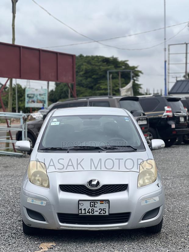 Toyota Vitz 1.3 AWD 5dr 2010 Silver