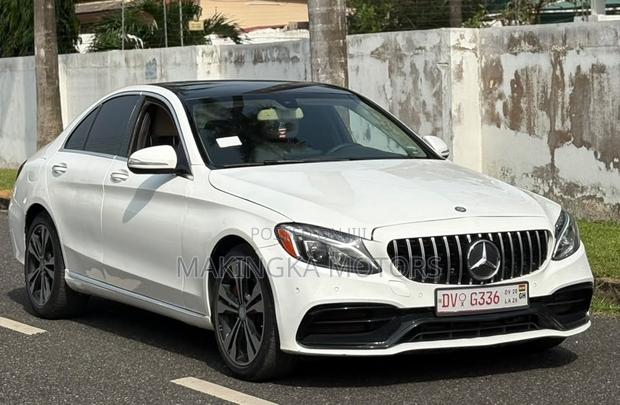 Mercedes-Benz C300 Luxury 4dr AWD 4Matic Sedan (2.0L 4cyl 7A) 2015 White