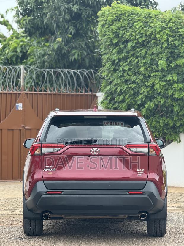 Toyota RAV4 XLE AWD 2024 Red