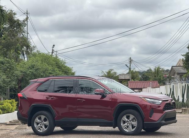 Toyota RAV4 XLE AWD 2024 Red