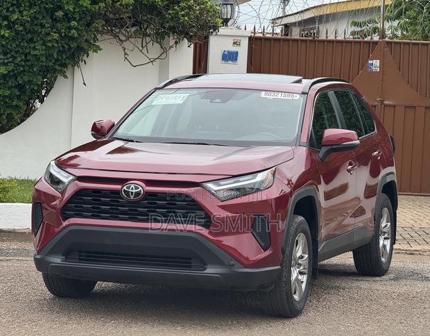 Toyota RAV4 XLE AWD 2024 Red