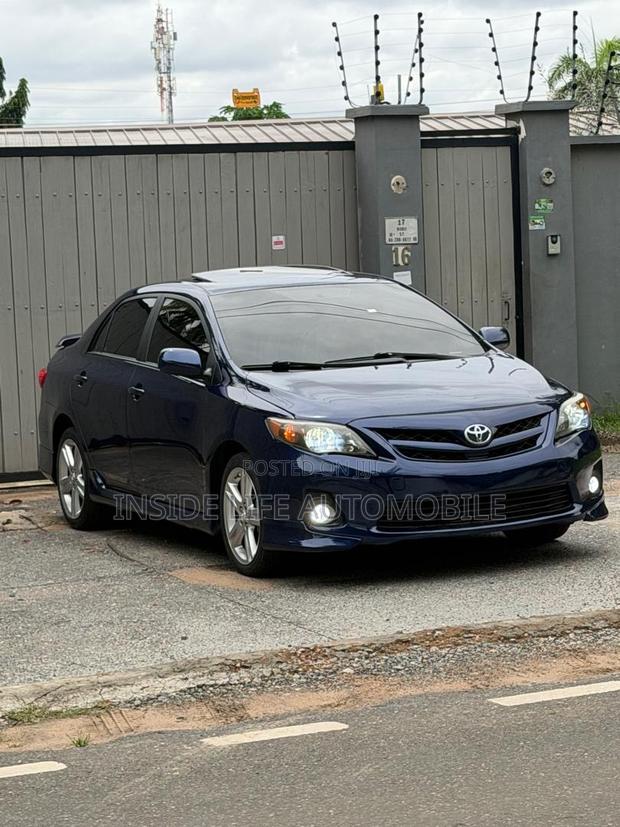 Toyota Corolla S 4dr Sedan (1.8L 4cyl 4A) 2013 Blue