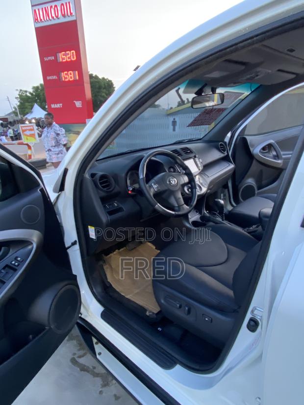 Toyota RAV4 2.5 Limited 2012 White