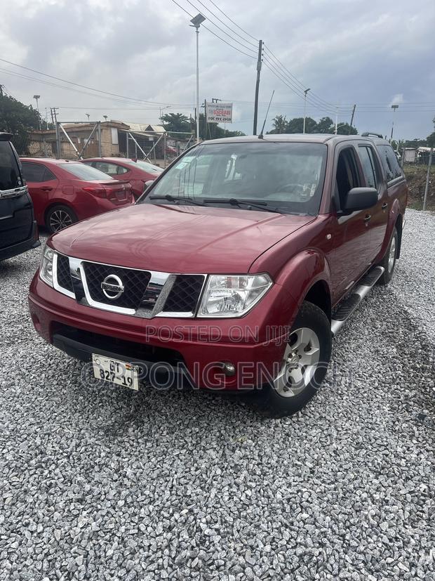 Nissan Navara 2014 Red