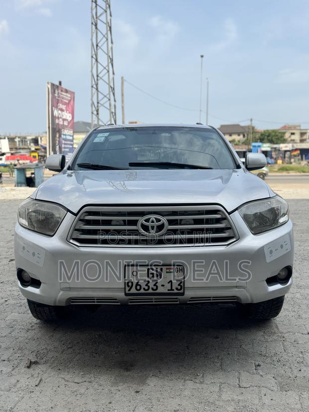 Toyota Highlander Base 2010 Gray