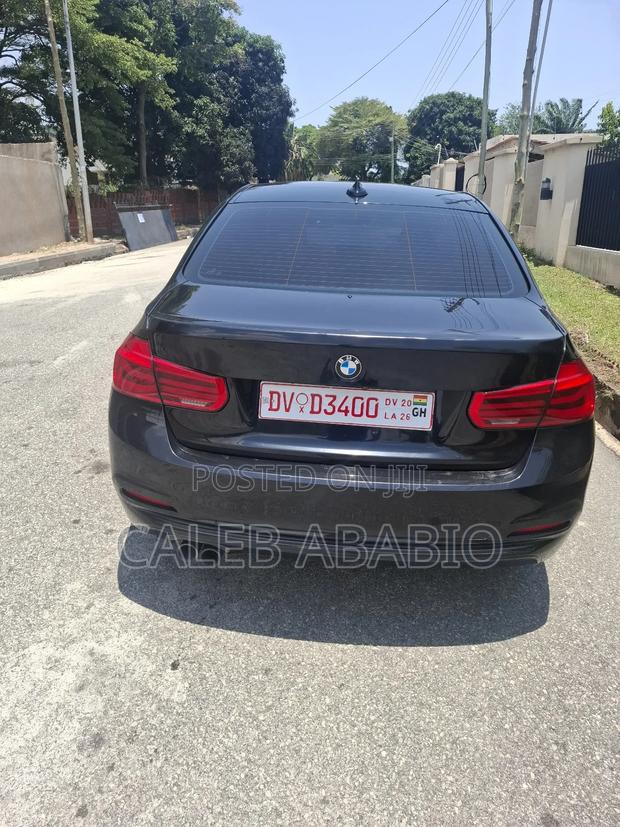 BMW 330i 2018 Black