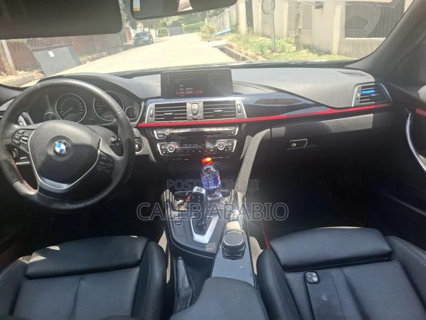 BMW 330i 2018 Black