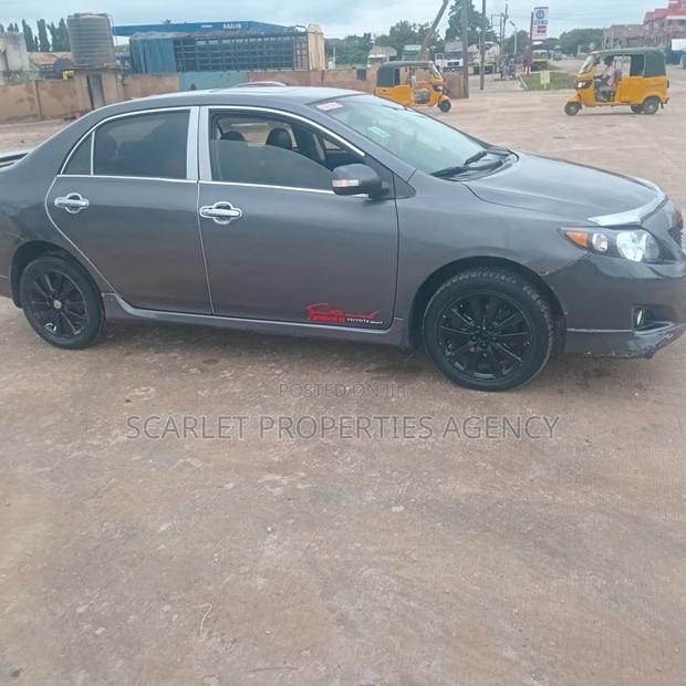 Toyota Corolla 2016 Blue