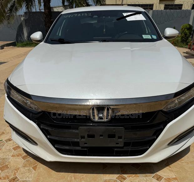 Honda Accord Sport (1.5L 4cyl Turbo CVT) 2019 White