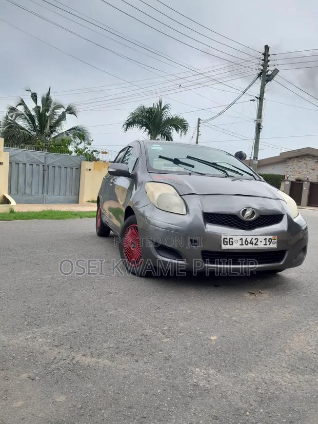 Toyota Vitz 2010 Burgundy