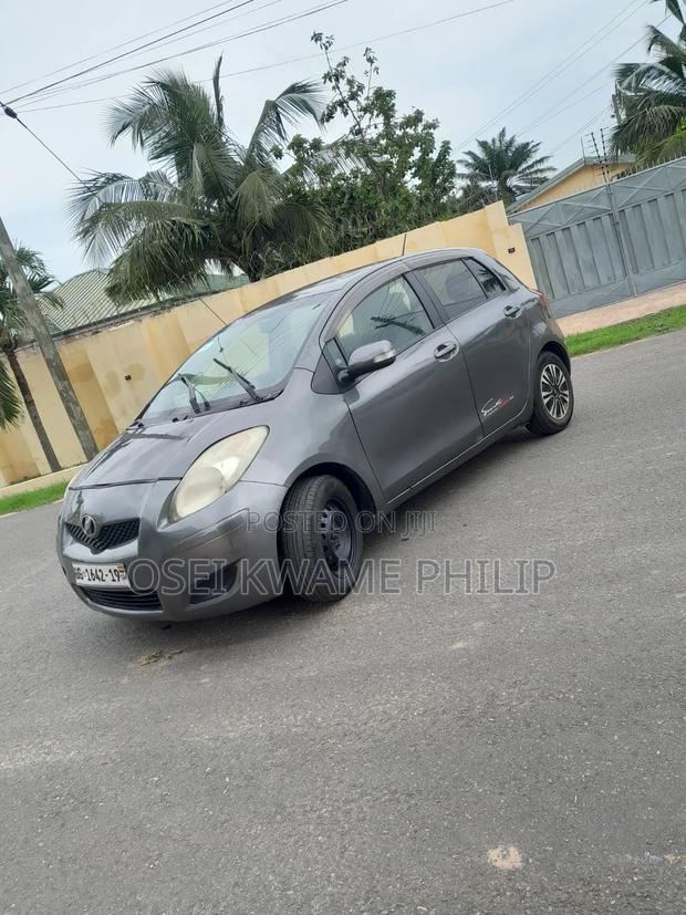 Toyota Vitz 2010 Burgundy