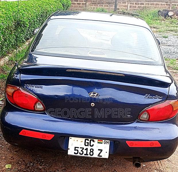Hyundai Elantra 2000 Blue
