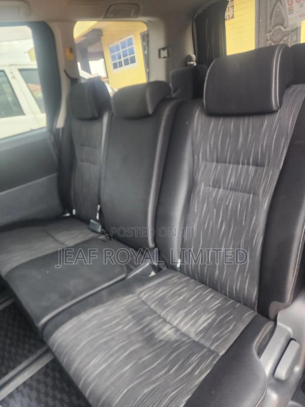 Toyota Voxy 2009 Black