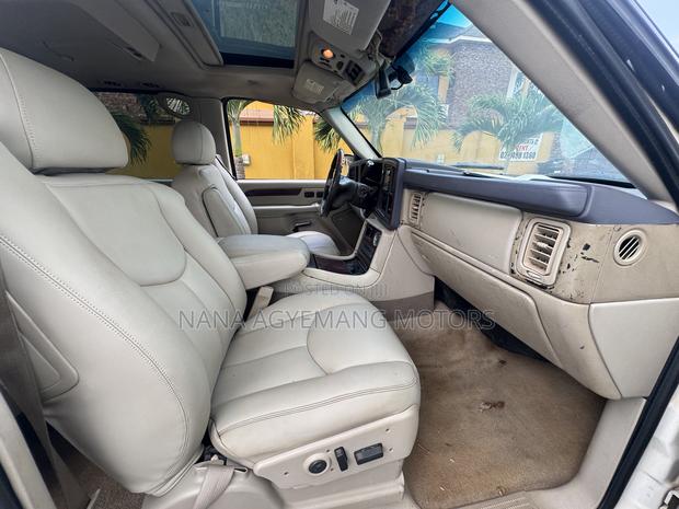 Cadillac Escalade 2012 White