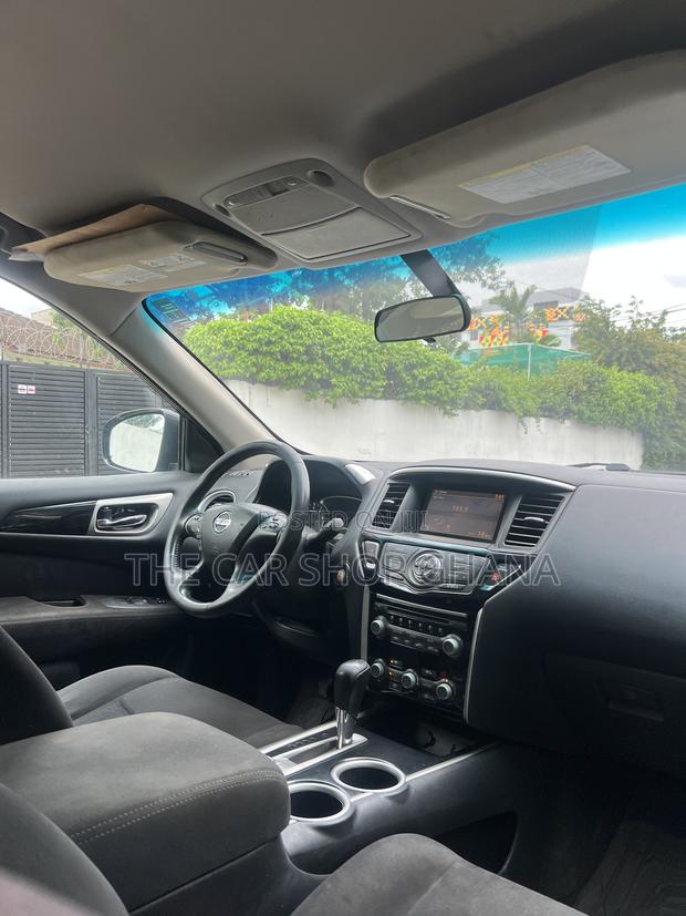 Nissan Pathfinder SV 4dr SUV 4WD (3.5L 6cyl CVT) 2014 Gray