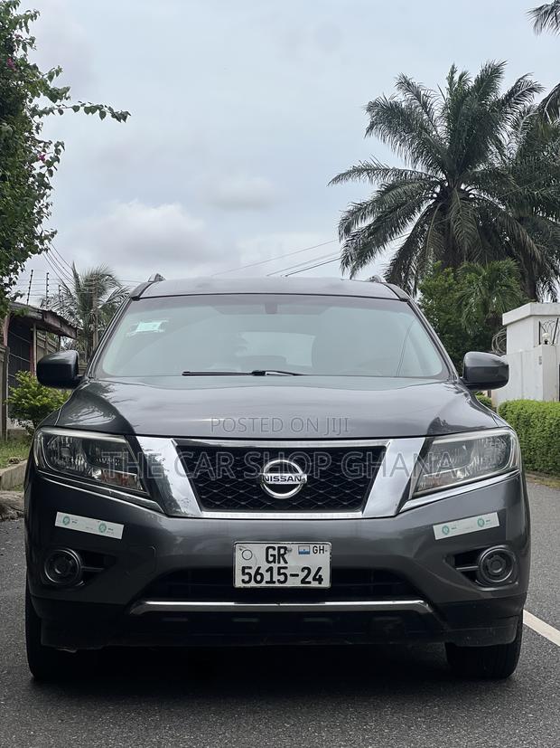Nissan Pathfinder SV 4dr SUV 4WD (3.5L 6cyl CVT) 2014 Gray