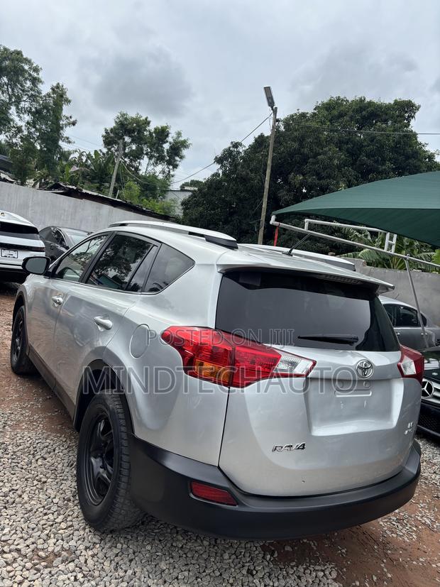 Toyota RAV4 LE AWD (2.5L 4cyl 6A) 2016 Silver