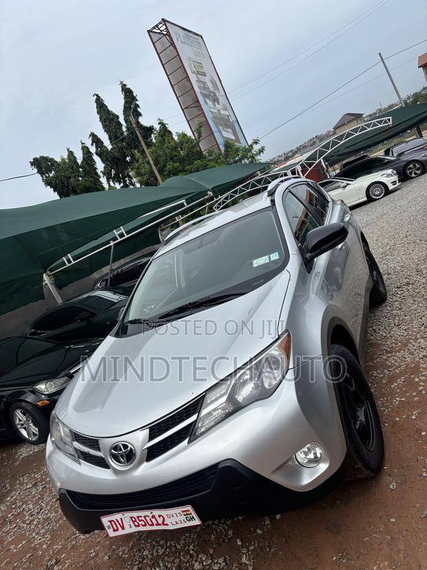 Toyota RAV4 LE AWD (2.5L 4cyl 6A) 2016 Silver