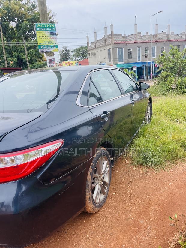 Toyota Camry 2016 Blue