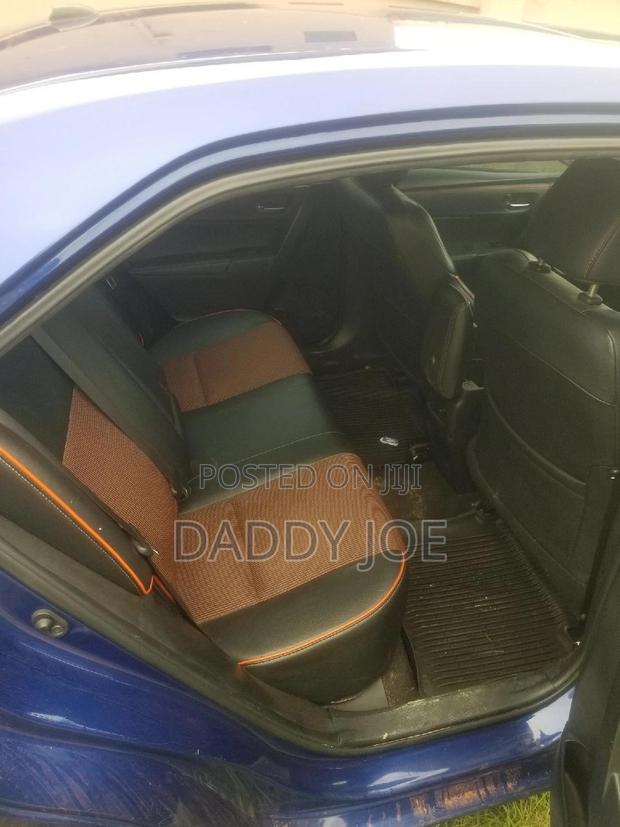 Toyota Corolla SE (1.8L 4cyl 2A) 2019 Blue