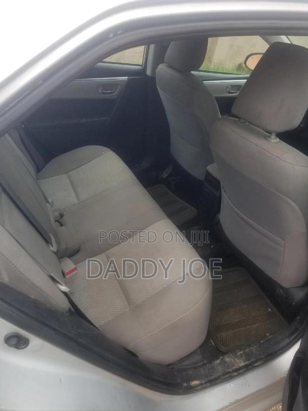 Toyota Corolla LE 4dr Sedan (1.8L 4cyl CVT) 2016 Silver