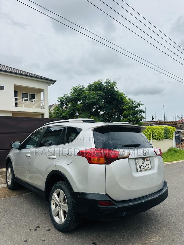 Toyota RAV4 Limited 4dr SUV AWD (2.5L 4cyl 6A) 2015 Silver