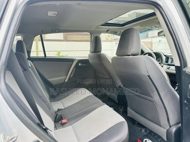 Toyota RAV4 Limited 4dr SUV AWD (2.5L 4cyl 6A) 2015 Silver