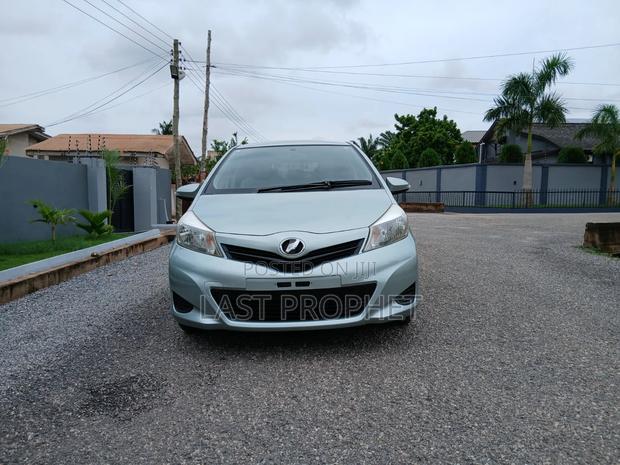 Toyota Vitz 1.0 FWD 5dr 2012 Silver